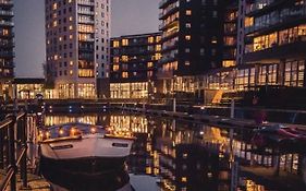 Deluxe City Apt Riverside Free Parking No Balcony