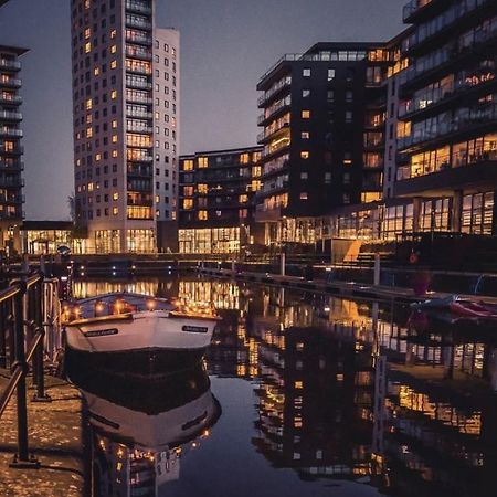 Deluxe City Apt Riverside Free Parking No Balcony Leeds  Room photo