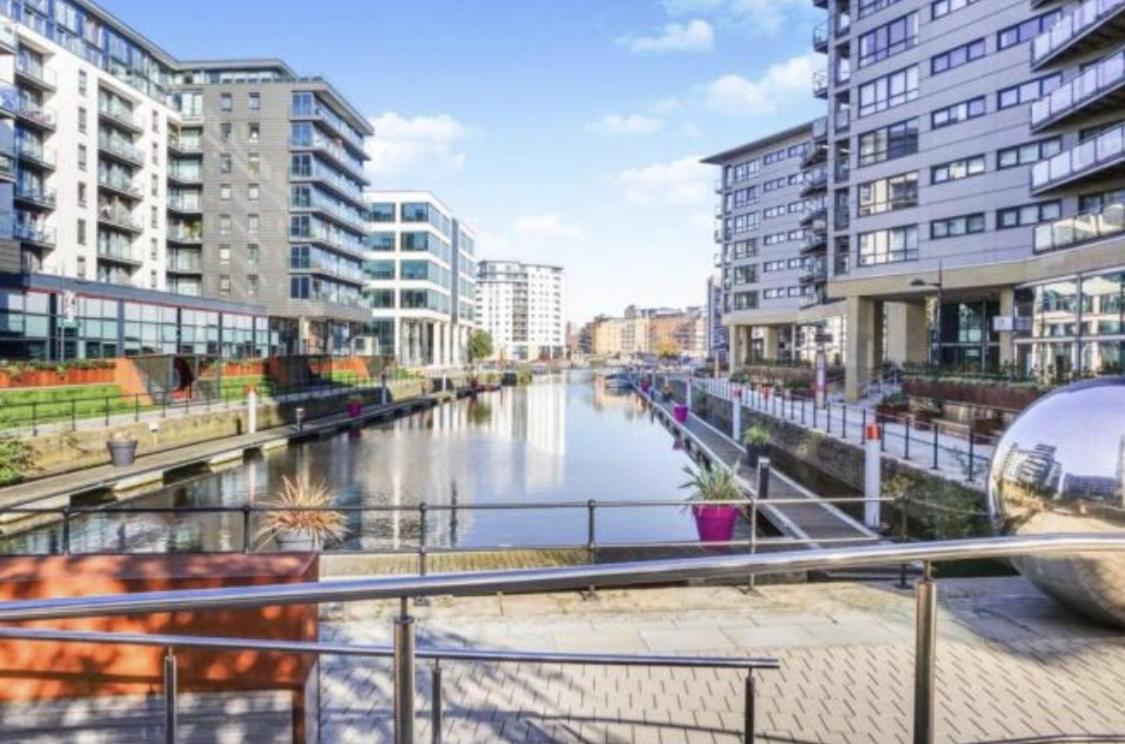 Deluxe City Apt Riverside Free Parking No Balcony Leeds  Room photo